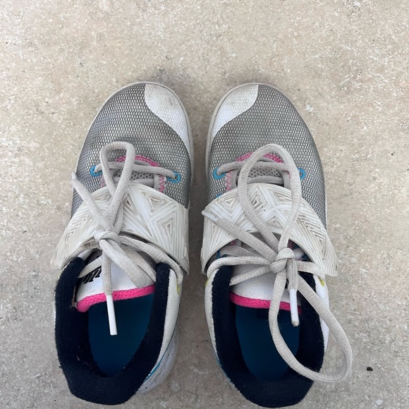 Kyrie Flytrap 3, Boys sneakers, white size 13C - Picture 8 of 10